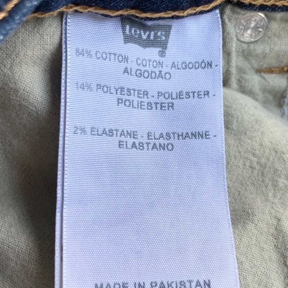 Levis waist rise